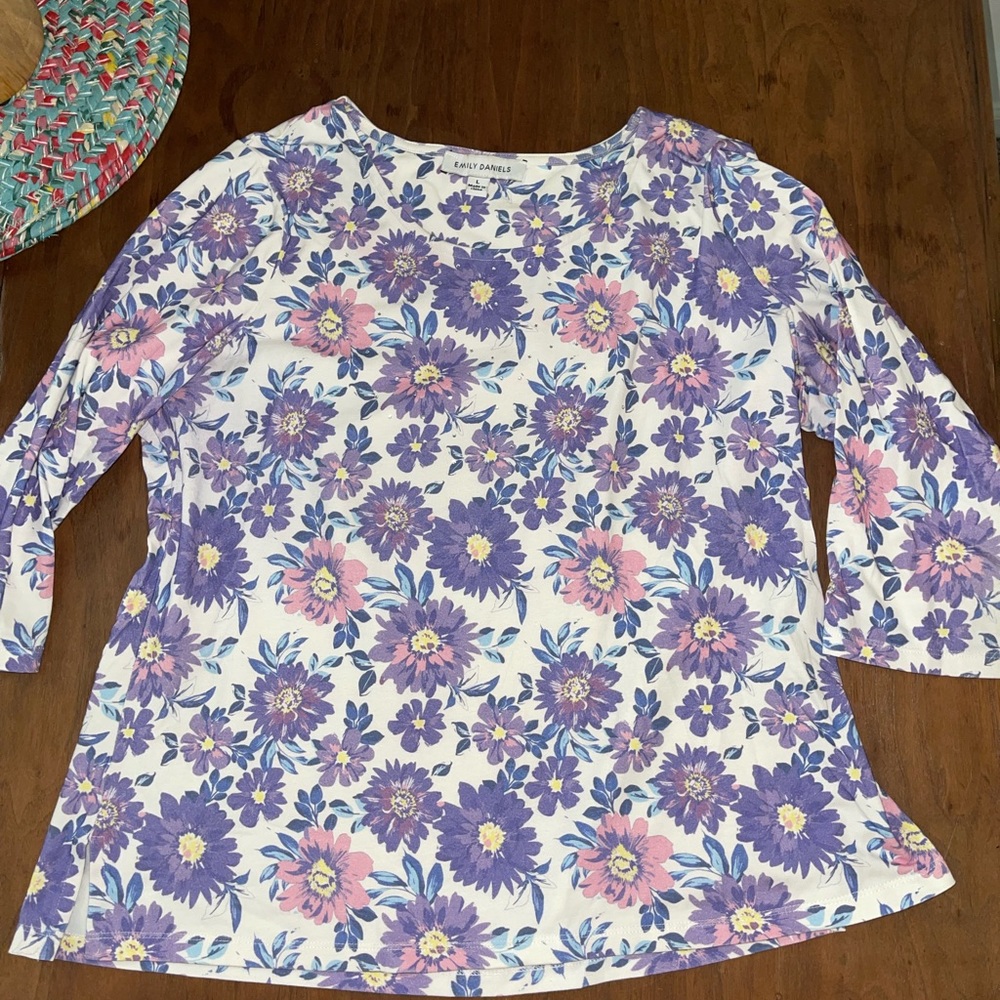 Purple and pink floral quarter sleeve. Rhyme stones in the front.